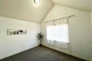 7915 NE Rockne Way, Hillsboro, OR 97006 - Photo 13