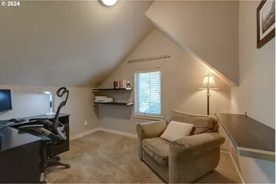 7915 NE Rockne Way, Hillsboro, OR 97006 - Photo 15