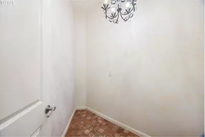 4240 NW Twilight Ter, Portland, OR 97229 - Photo 27