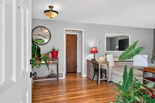 13636 SE Salmon St, Portland, OR 97233 - Photo 7