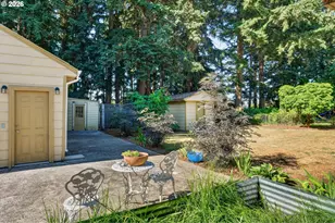 13636 SE Salmon St, Portland, OR 97233 - Photo 39