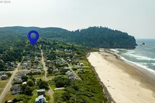 5230 4th St, Tillamook, OR 97141 - Photo 33