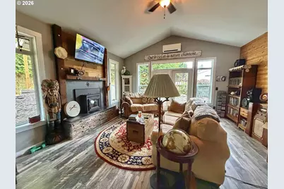 5230 4th St, Tillamook, OR 97141 - Photo 7