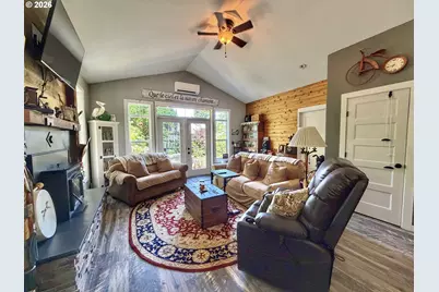 5230 4th St, Tillamook, OR 97141 - Photo 7