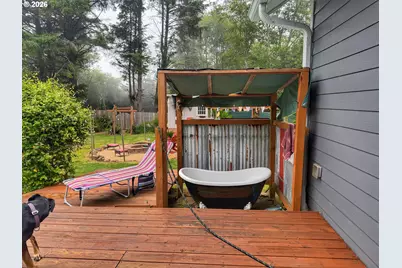 5230 4th St, Tillamook, OR 97141 - Photo 23
