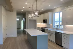 1892 S Holly St, Canby, OR 97013 - Photo 7