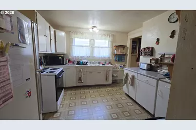 885 NE 3rd St, Gresham, OR 97030 - Photo 15