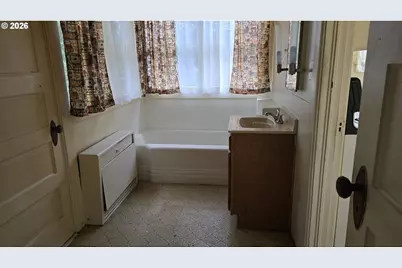 885 NE 3rd St, Gresham, OR 97030 - Photo 17