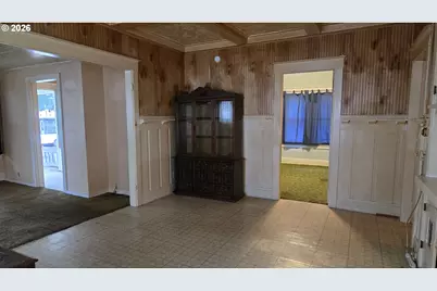 885 NE 3rd St, Gresham, OR 97030 - Photo 13