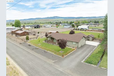 975 N 10th St, Union, OR 97883 - Photo 1