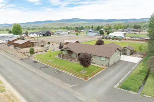 975 N 10th St, Union, OR 97883 - Photo 1