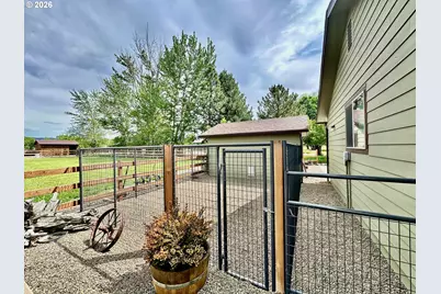 975 N 10th St, Union, OR 97883 - Photo 13