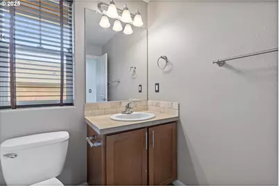 10552 NE Gateway St, Hillsboro, OR 97006 - Photo 29