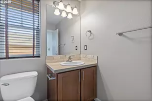 10552 NE Gateway St, Hillsboro, OR 97006 - Photo 29