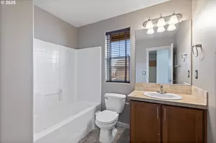 10552 NE Gateway St, Hillsboro, OR 97006 - Photo 27