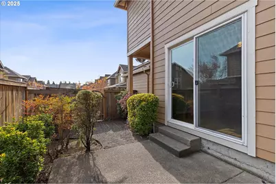 10552 NE Gateway St, Hillsboro, OR 97006 - Photo 33