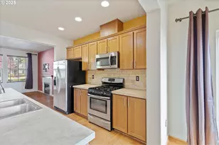 10552 NE Gateway St, Hillsboro, OR 97006 - Photo 11