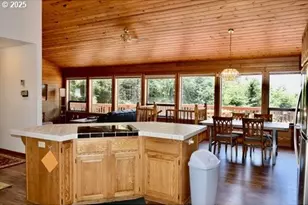 34518 Mutts Way, Gold Beach, OR 97444 - Photo 11