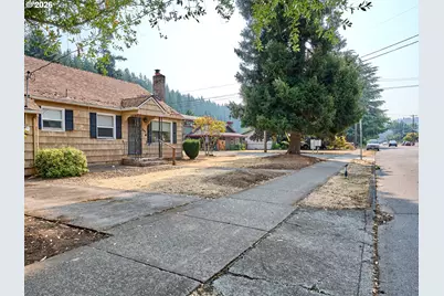 845 S Water St, Silverton, OR 97381 - Photo 33