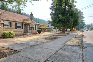 845 S Water St, Silverton, OR 97381 - Photo 33