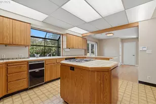 11765 SW Gaarde St, Tigard, OR 97224 - Photo 9