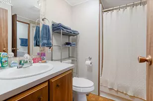 5422 Portland Rd NE, Salem, OR 97305 - Photo 29