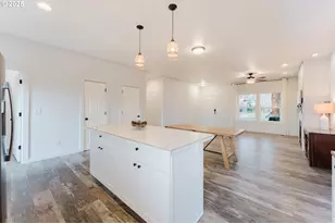 61142 Brookhollow Dr, Bend, OR 97702 - Photo 11