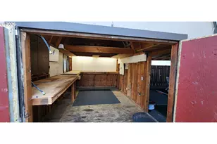 4531 Franklin Blvd, Eugene, OR 97403 - Photo 31