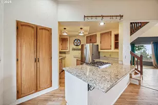 2925 NW Verde Vista Terrace, Portland, OR 97035 - Photo 7