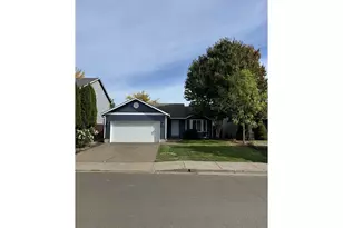 721 Griffin Dr, Monmouth, OR 97361 - Photo 1