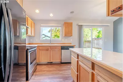 721 Griffin Dr, Monmouth, OR 97361 - Photo 9
