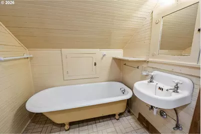671 Florence Ave, Astoria, OR 97103 - Photo 23