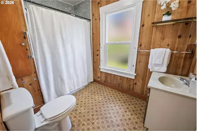 671 Florence Ave, Astoria, OR 97103 - Photo 17