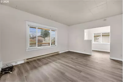 647 SE Russell St, Camas, WA 98607 - Photo 5