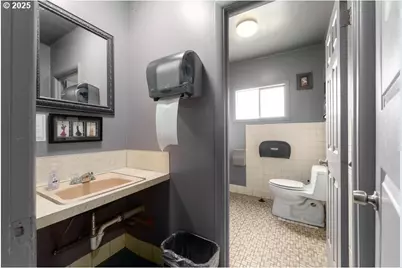 172 S Old Pacific, Myrtle Creek, OR 97457 - Photo 19