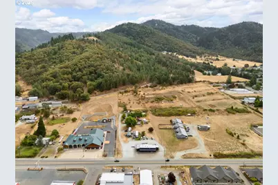 172 S Old Pacific, Myrtle Creek, OR 97457 - Photo 1