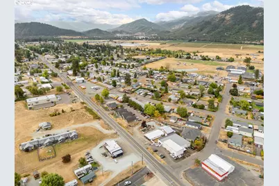 172 S Old Pacific, Myrtle Creek, OR 97457 - Photo 31