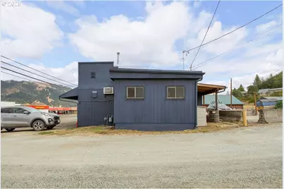 172 S Old Pacific, Myrtle Creek, OR 97457 - Photo 9
