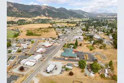 172 S Old Pacific, Myrtle Creek, OR 97457 - Photo 33