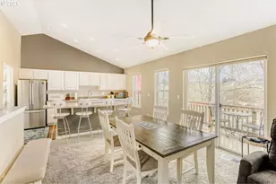 13217 SW Summerwood Dr, Portland, OR 97223 - Photo 9