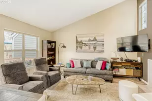 13217 SW Summerwood Dr, Portland, OR 97223 - Photo 3