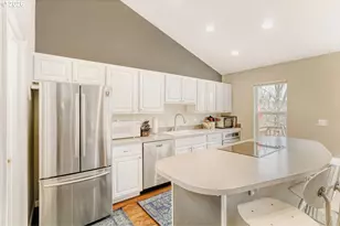 13217 SW Summerwood Dr, Portland, OR 97223 - Photo 7