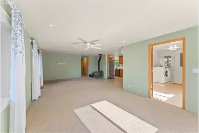 1378 NW Grove St, Roseburg, OR 97471 - Photo 11