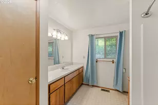 1378 NW Grove St, Roseburg, OR 97471 - Photo 25