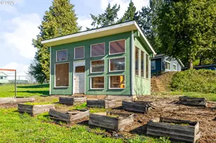 1378 NW Grove St, Roseburg, OR 97471 - Photo 33