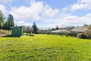 1378 NW Grove St, Roseburg, OR 97471 - Photo 31