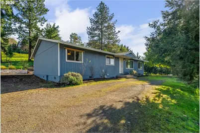 1378 NW Grove St, Roseburg, OR 97471 - Photo 3