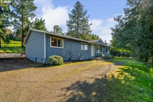 1378 NW Grove St, Roseburg, OR 97471 - Photo 3