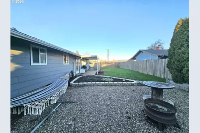 390 N 7th Pl, Harrisburg, OR 97446 - Photo 29