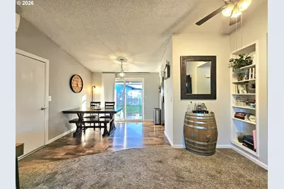 390 N 7th Pl, Harrisburg, OR 97446 - Photo 7